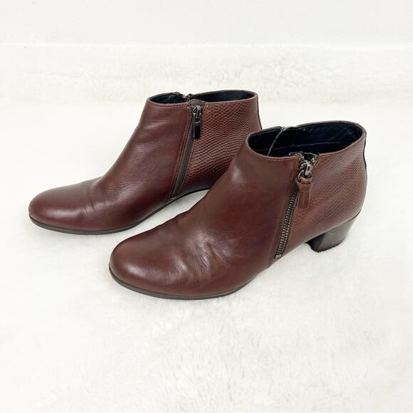 Ecco Women’s Booties Heeled Ankle Boots Zip Snake Print Brown Size 8 - Picture 3 of 9
